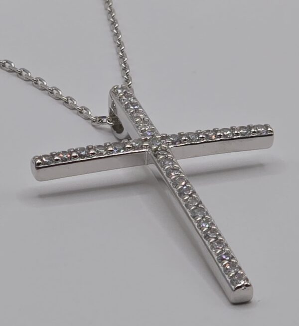 CHAIN AND CROSS PENDANT - Image 3
