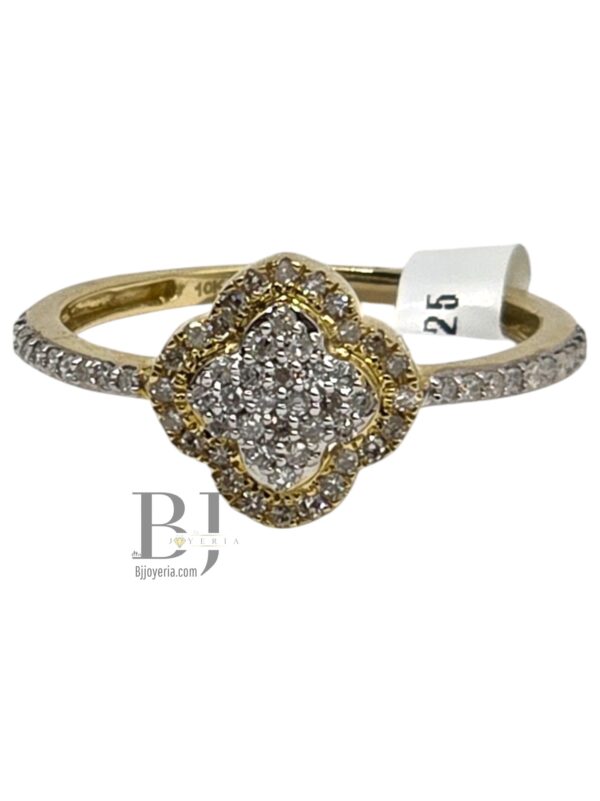 CLOVER RING