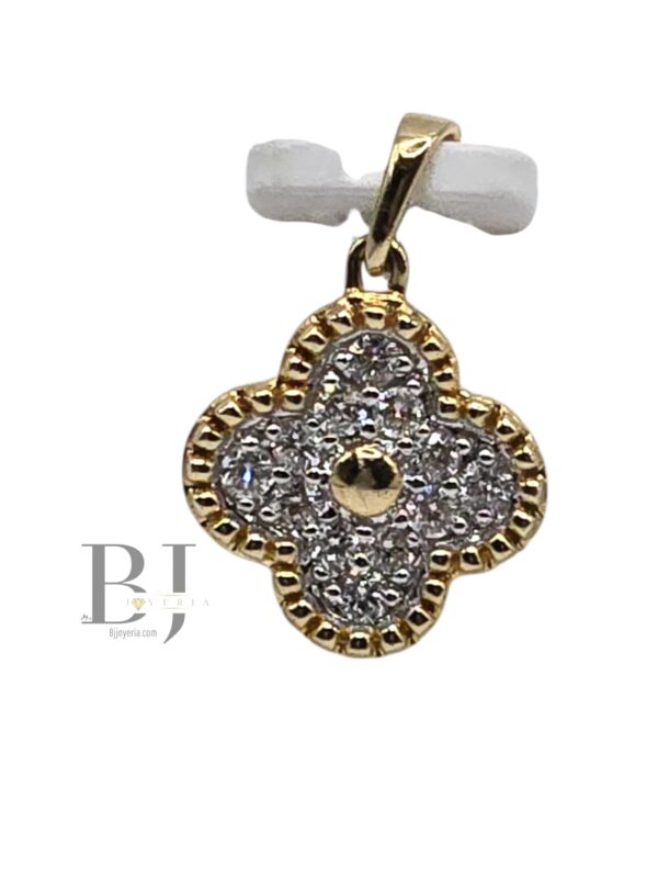 NATURAL DIAMOND CLOVER PENDANT