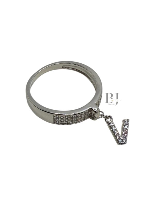 CHARM RING LETTER V