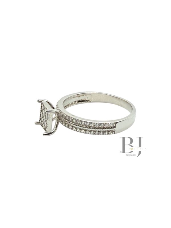 ENGAGEMENT RING #9