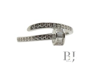 NAIL RING