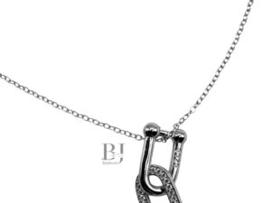 PENDANT ON THIN CABLE CHAIN