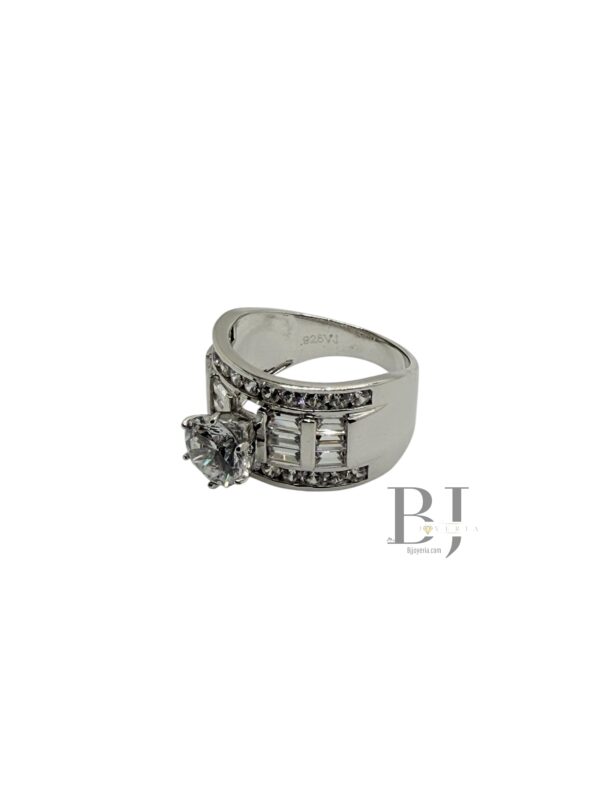 PRINCESS CUT ENGAGEMENT RING - Image 2