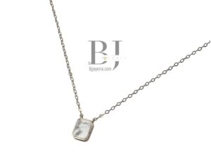 THIN CHAIN AND RECTANGULAR PEARL PENDANT