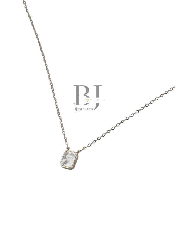 THIN CHAIN AND RECTANGULAR PEARL PENDANT