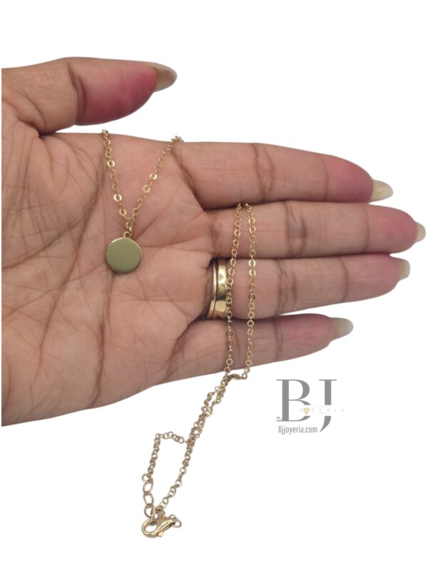 CHAIN AND ROUND PLATE PENDANT - Image 2