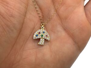 THIN CHAIN AND MUSHROOM PENDANT