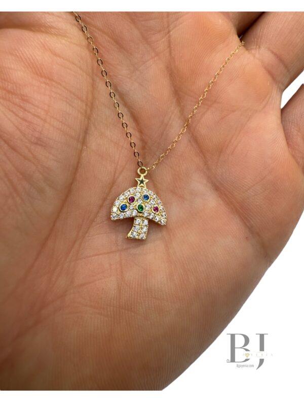 THIN CHAIN AND MUSHROOM PENDANT