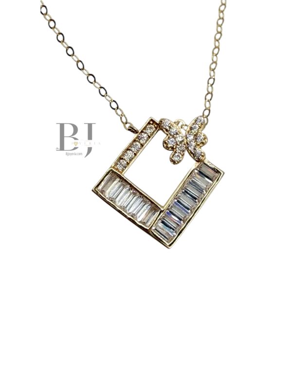 THIN CHAIN AND SQUARE PENDANT - Image 2