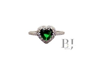 GREEN HEART RING #9 (0682)