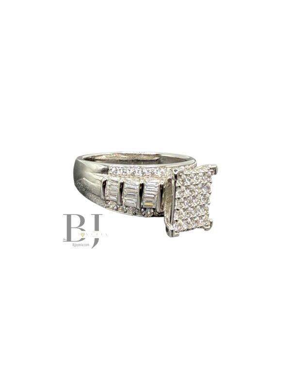 ENGAGEMENT RING PRINCESS CUT - Image 3