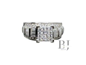 SQUARE PRINCESS CUT RING