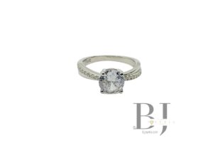 SOLITAIRE ENGAGEMENT RING (1301)