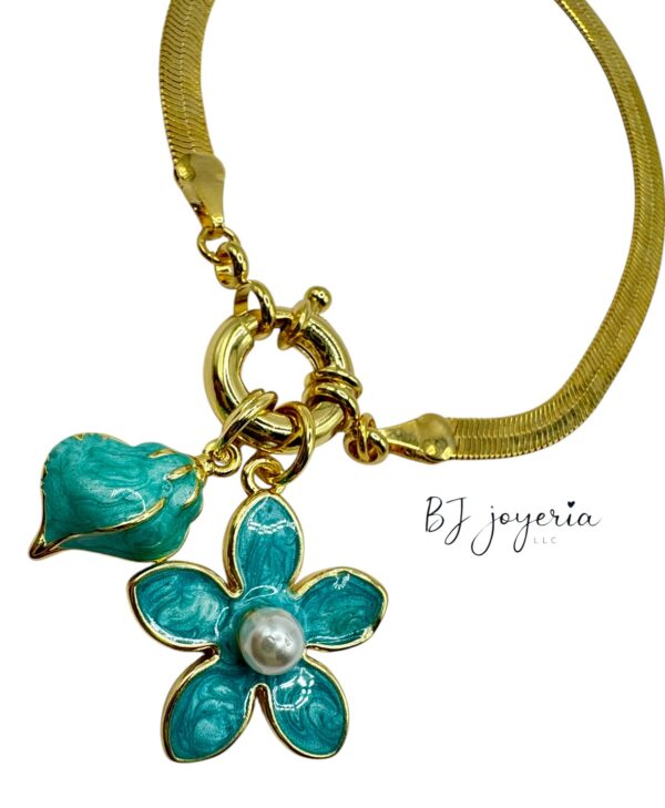 COPPER BLUE FLOWER CHARM BRACELET (1720)