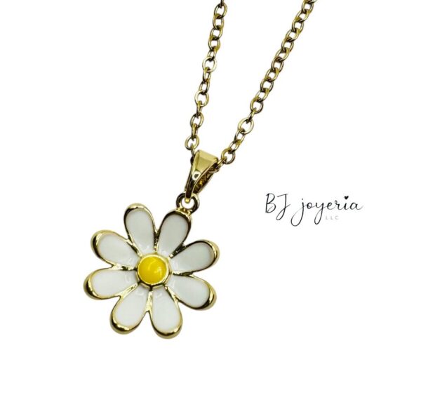 COPPER CHAIN WITH WHITE FLOWER PENDANT (1749)