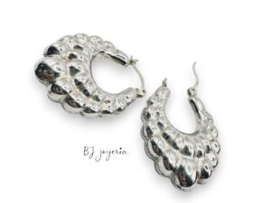 PUFFY SCALLOPED HOOPS (1320)